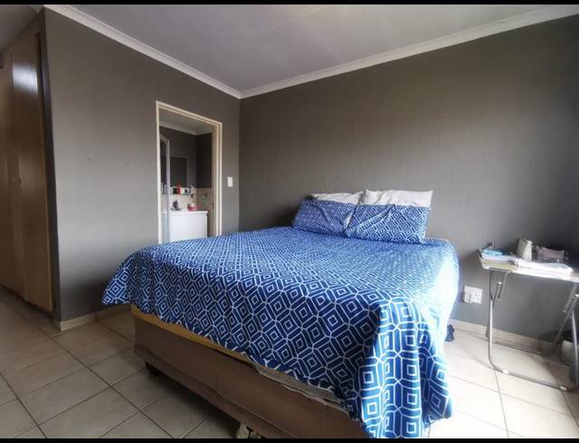 2 BEDROOM APARTMENT FOR SALE IN VORNA VALLEY